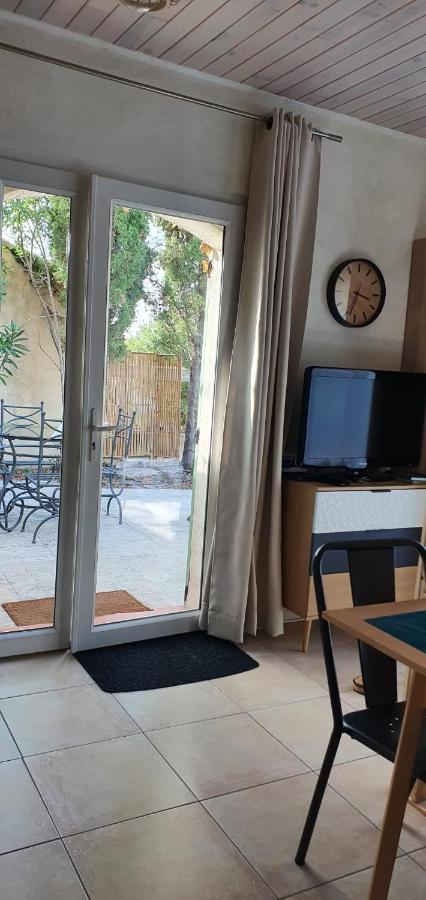 Studio Cosy Avec Grande Terrasse Au Calme Villa Saint-Cyr-sur-Mer Bagian luar foto